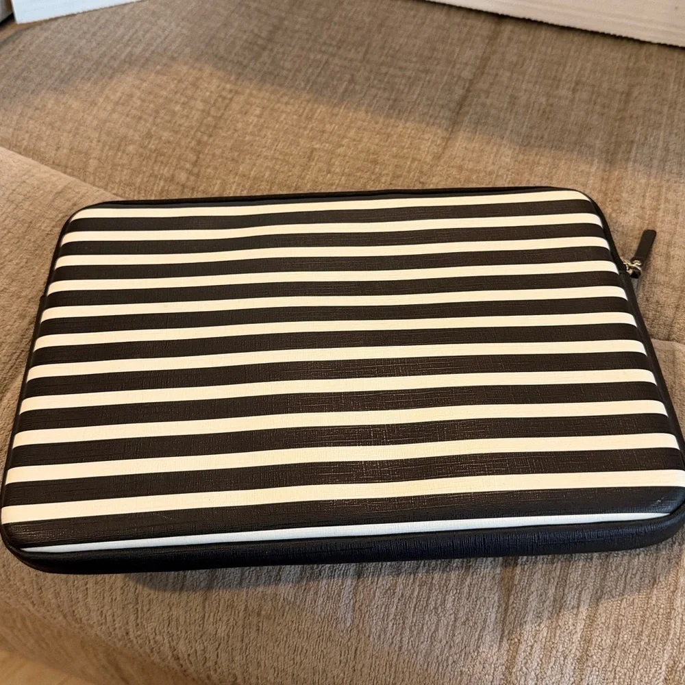 Kate Spade Monochrome Striped Laptop Sleeve 10 by 12” padded